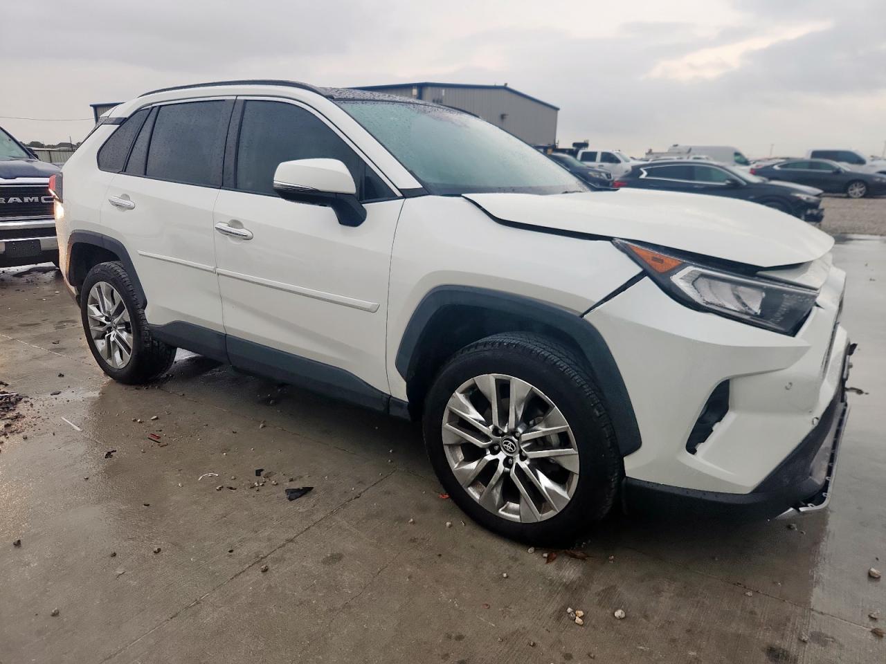 2020 Toyota RAV 4 - zdjęcie 4