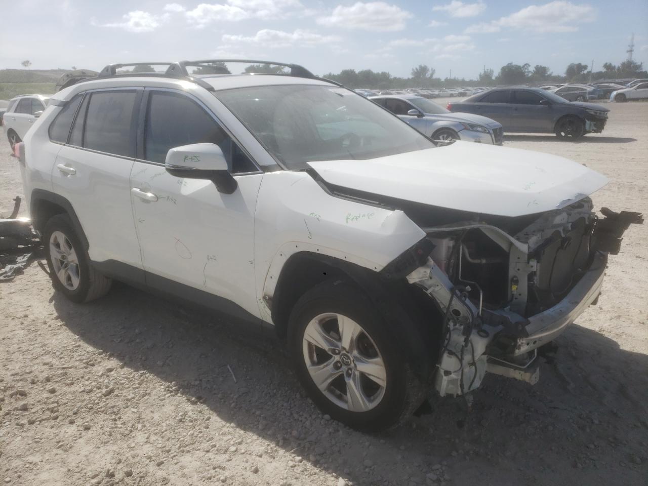 2020 Toyota RAV 4 - zdjęcie 4