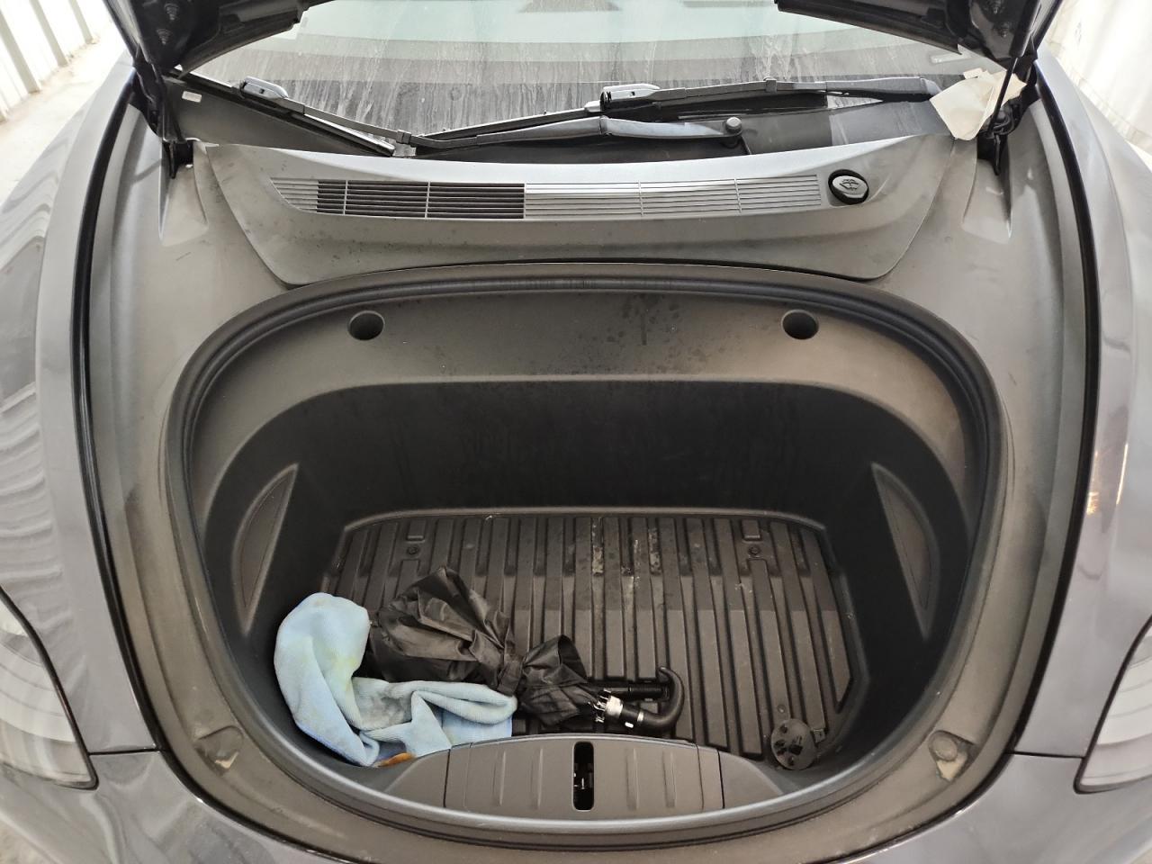 2022 Tesla Model 3 - zdjęcie 11