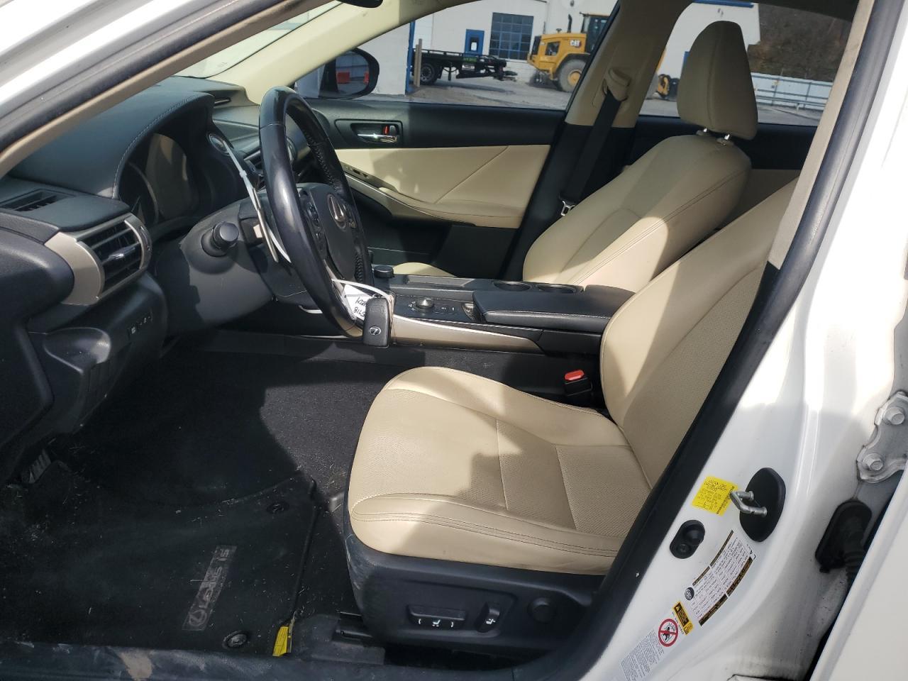 2015 Lexus IS - zdjęcie 7