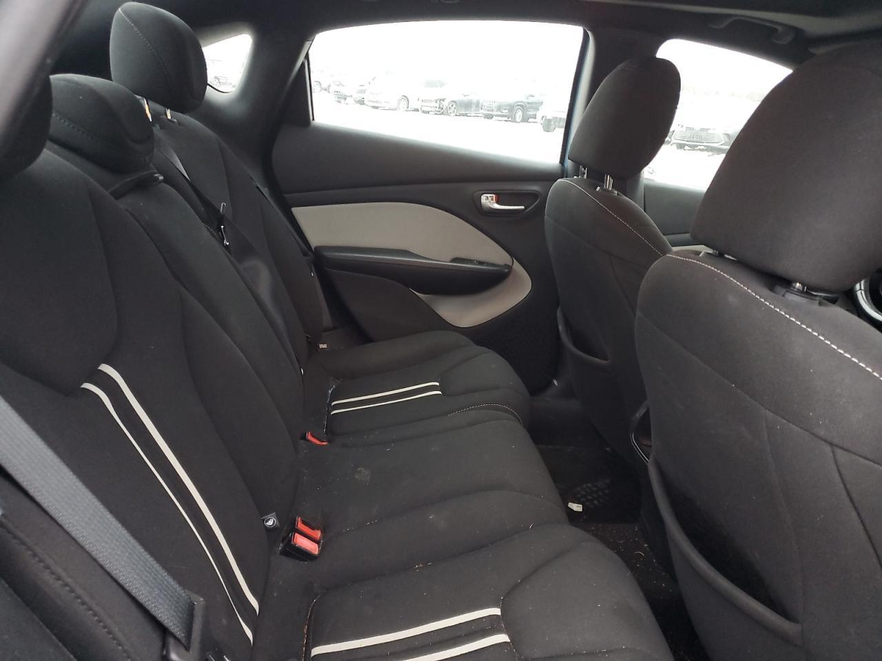 2013 Dodge Dart Sxt - zdjęcie 10