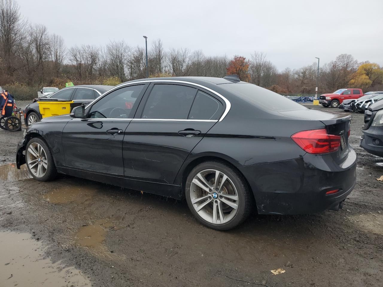 2018 BMW 330 Xi - zdjęcie 2