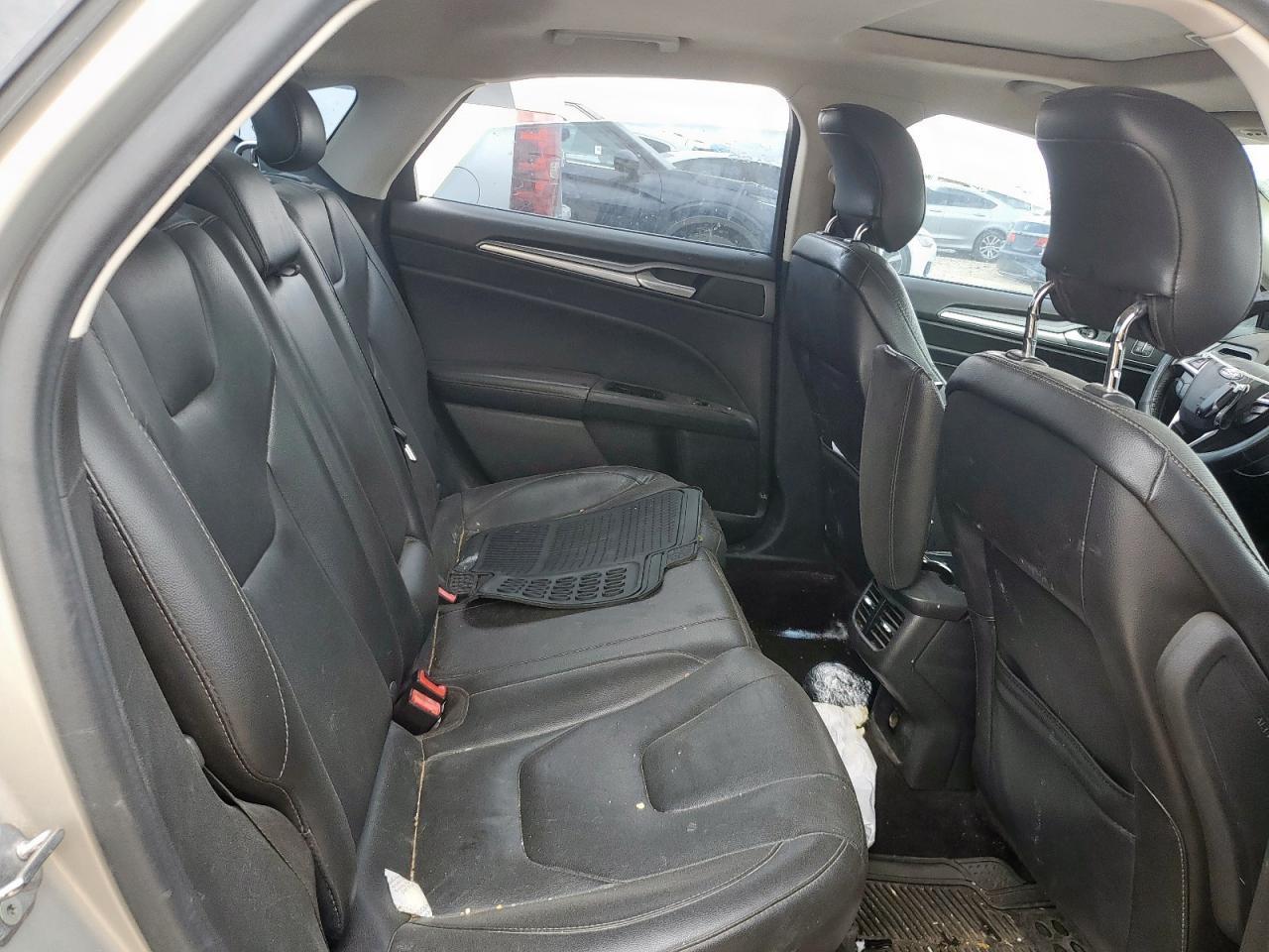 2015 Ford Fusion - zdjęcie 10