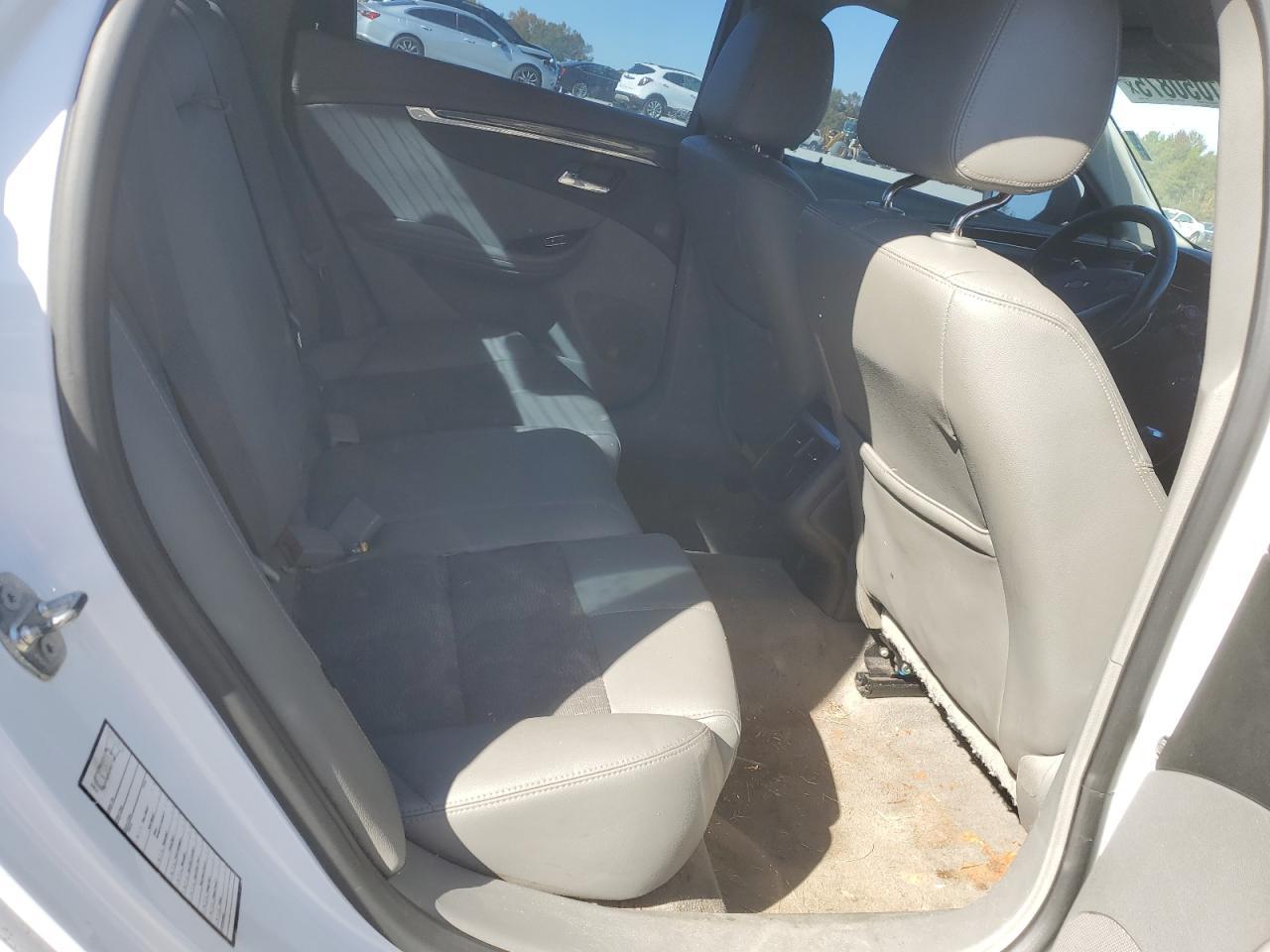 2018 Chevrolet Impala Lt - zdjęcie 10