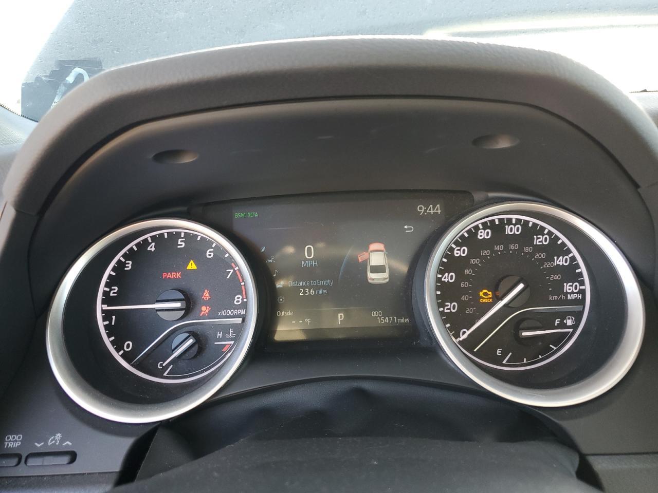 2024 Toyota Camry - zdjęcie 9