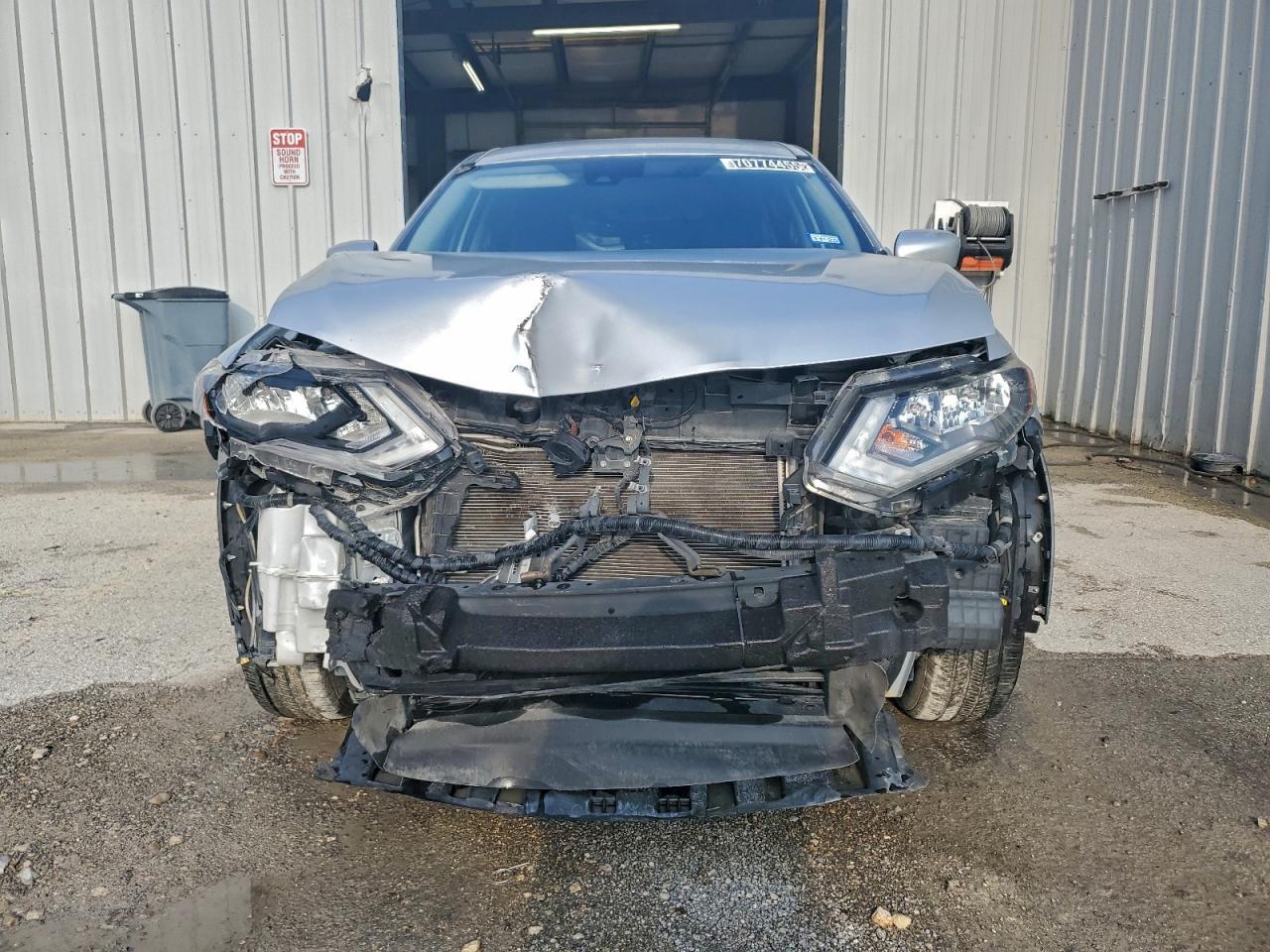 2020 Nissan Rogue S - zdjęcie 5