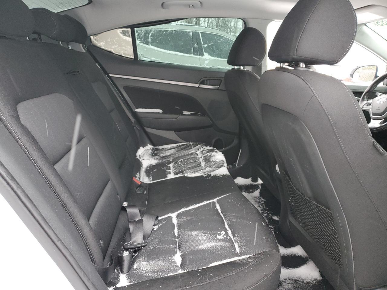 2017 Hyundai Elantra - zdjęcie 10