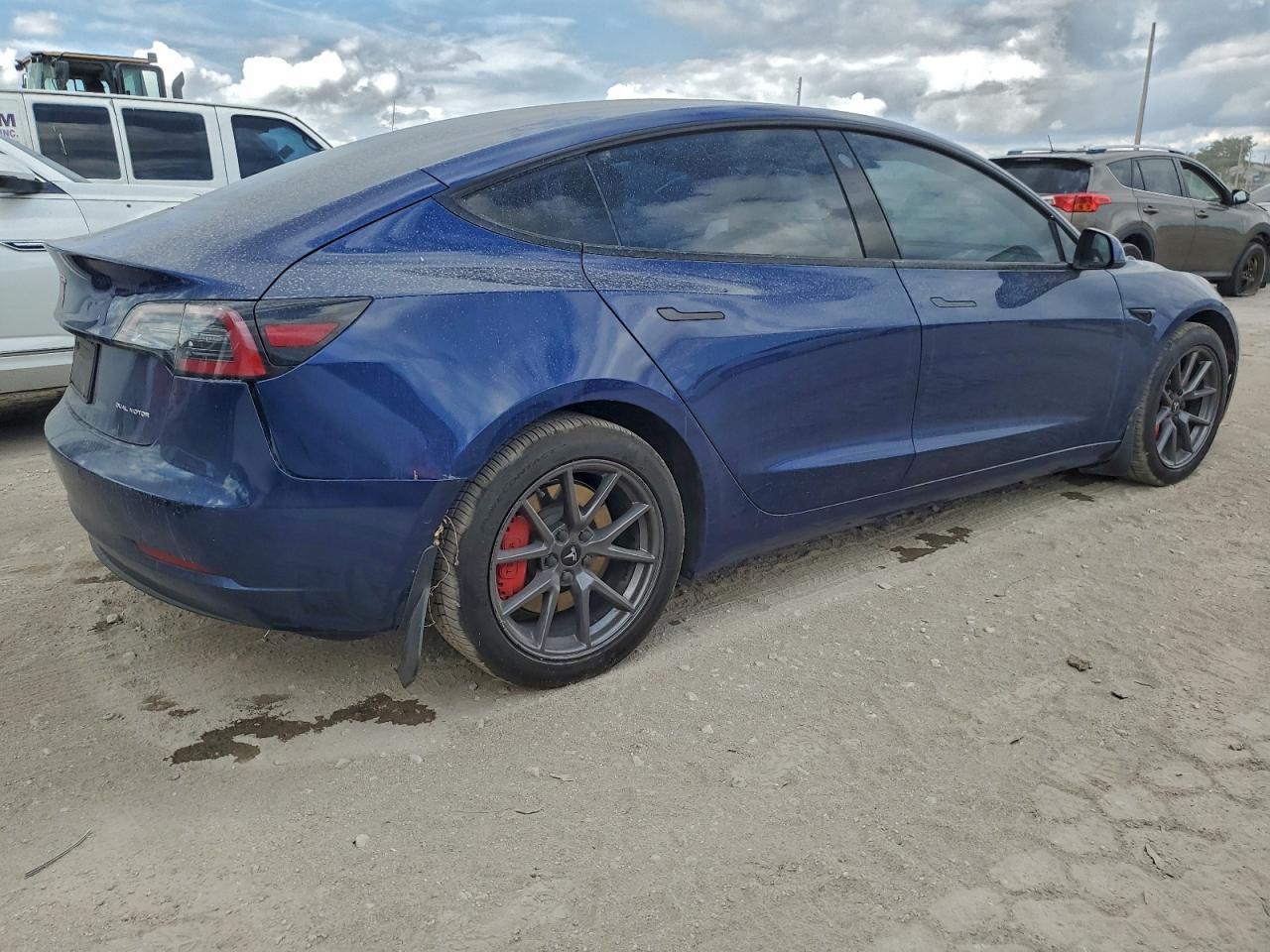 2022 Tesla Model 3 - zdjęcie 3