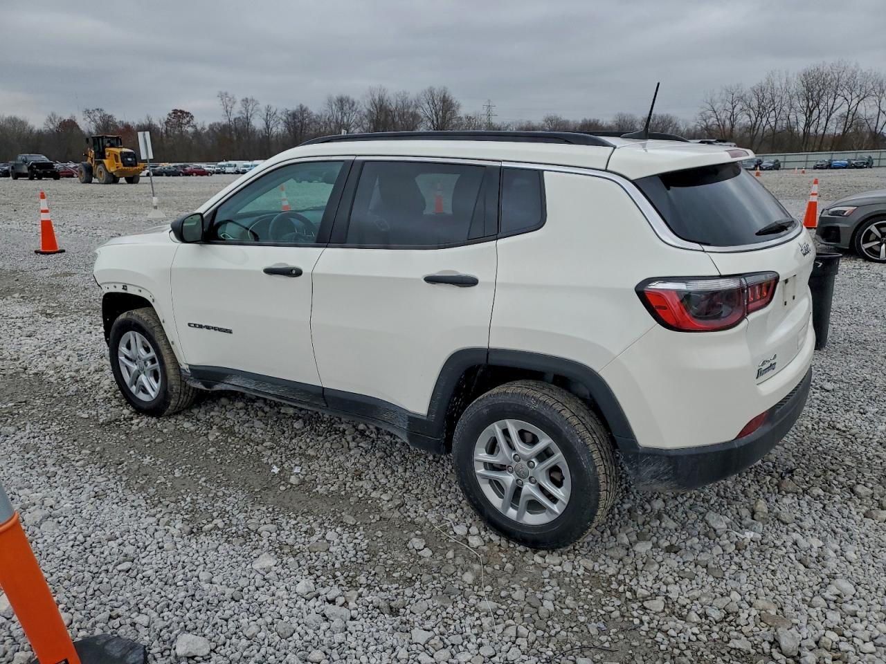 2021 Jeep Compass - zdjęcie 2