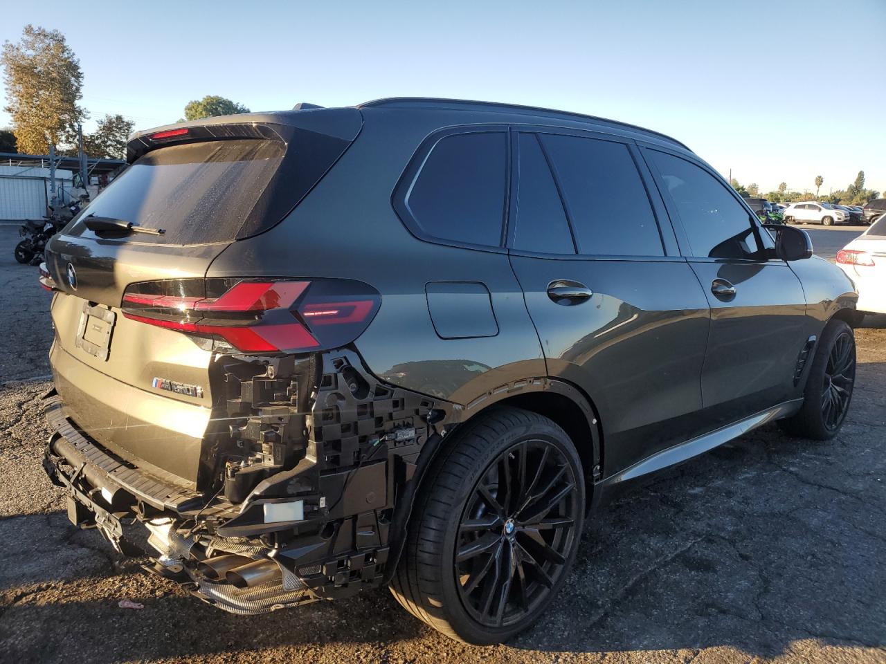 2025 BMW X5 M60I - zdjęcie 3