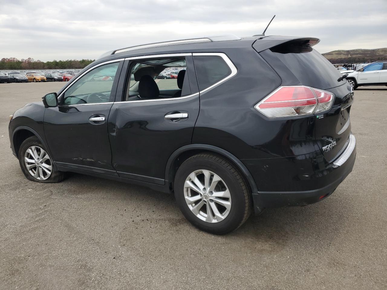 2015 Nissan Rogue - zdjęcie 2