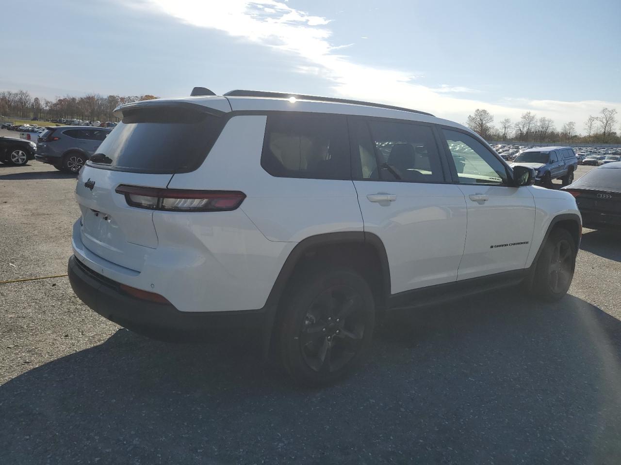 2021 Jeep Grand Cherokee L Laredo - zdjęcie 3