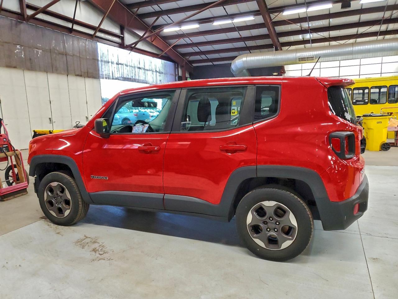 2016 Jeep Renegade - zdjęcie 2