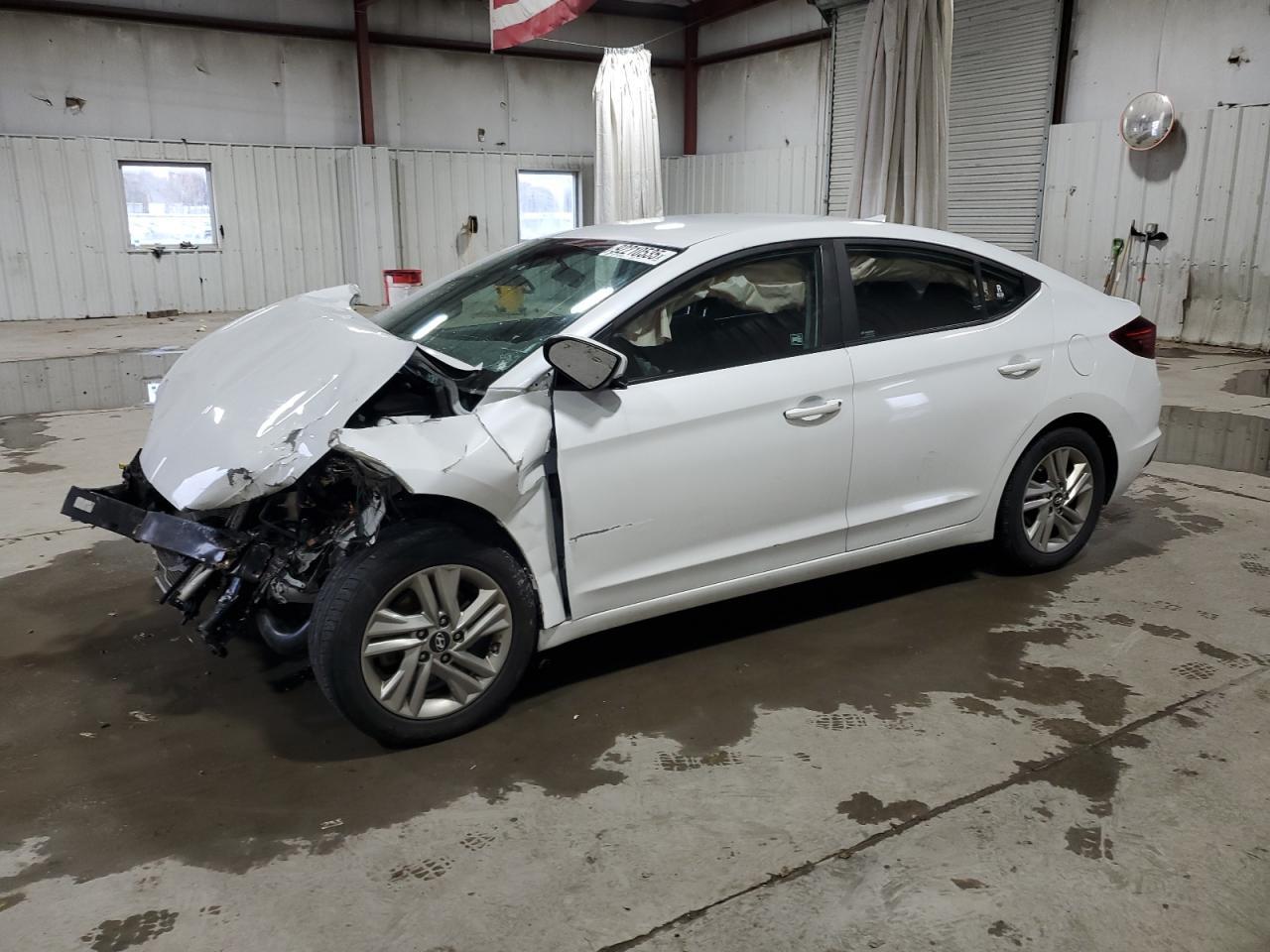 2019 Hyundai Elantra - zdjęcie główne