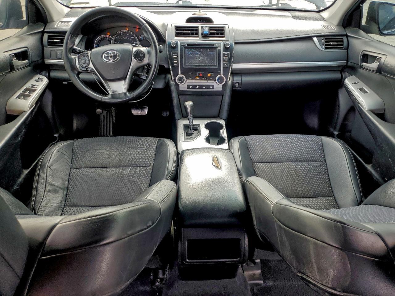 2014 Toyota Camry - zdjęcie 8
