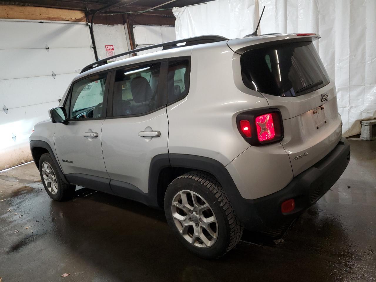 2016 Jeep Renegade - zdjęcie 2