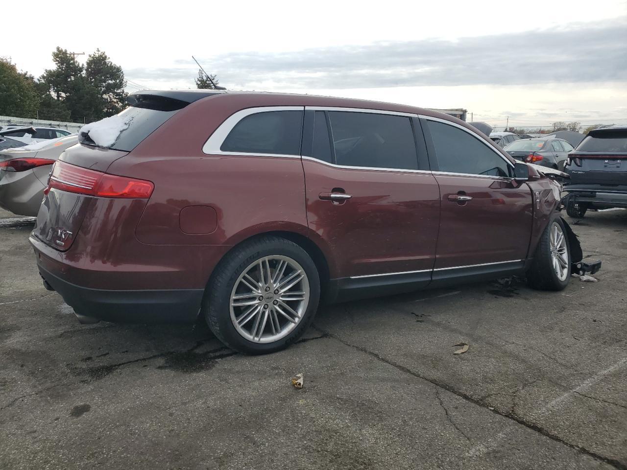 2015 Lincoln MKT - zdjęcie 3