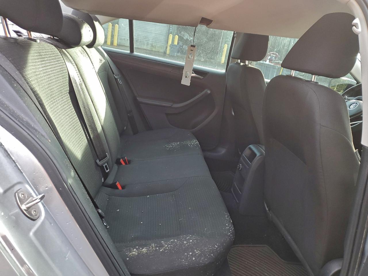 2015 Volkswagen Jetta - zdjęcie 10