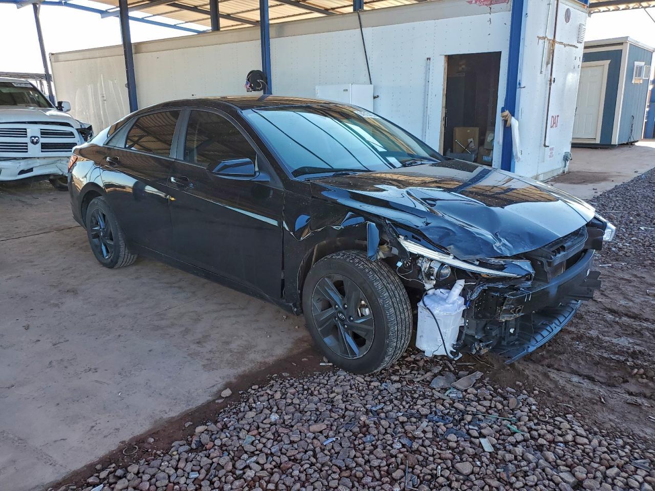 2023 Hyundai Elantra - zdjęcie 4