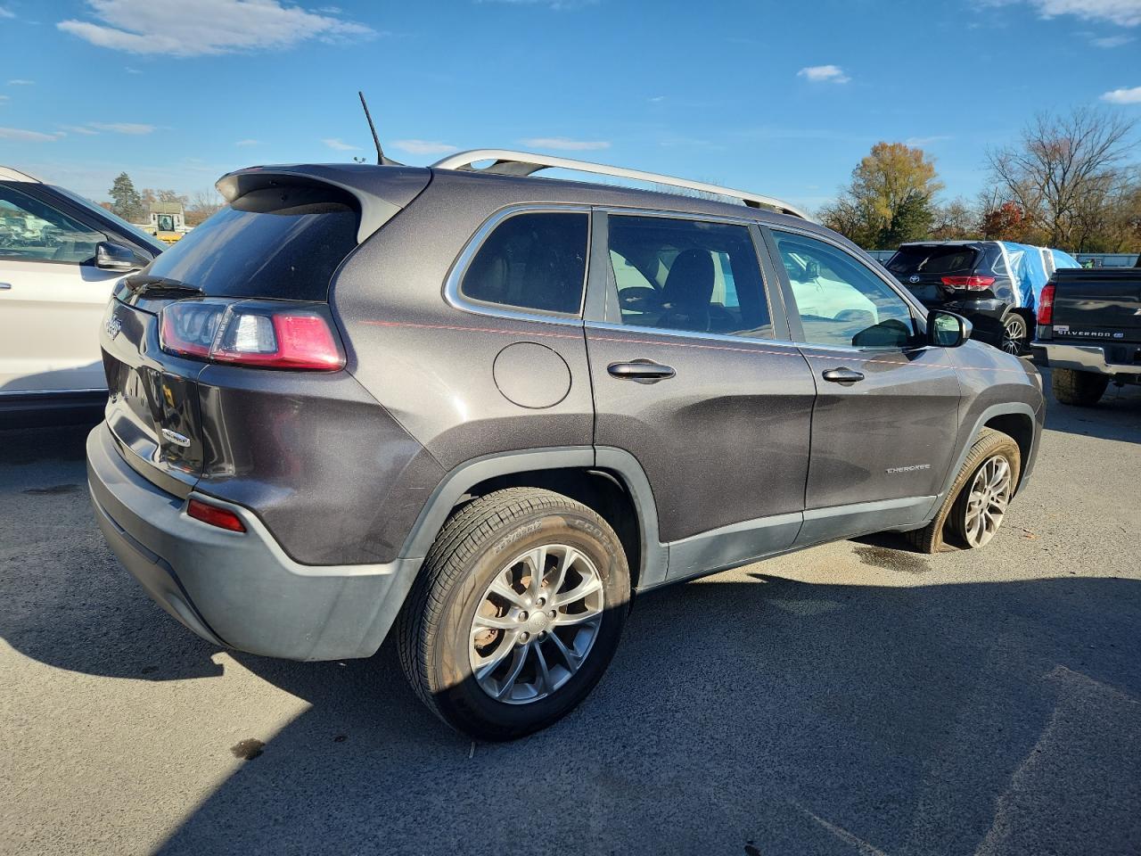 2019 Jeep Cherokee - zdjęcie 3