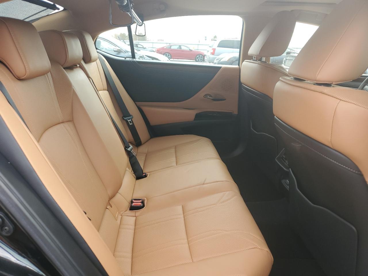 2024 Lexus ES - zdjęcie 10