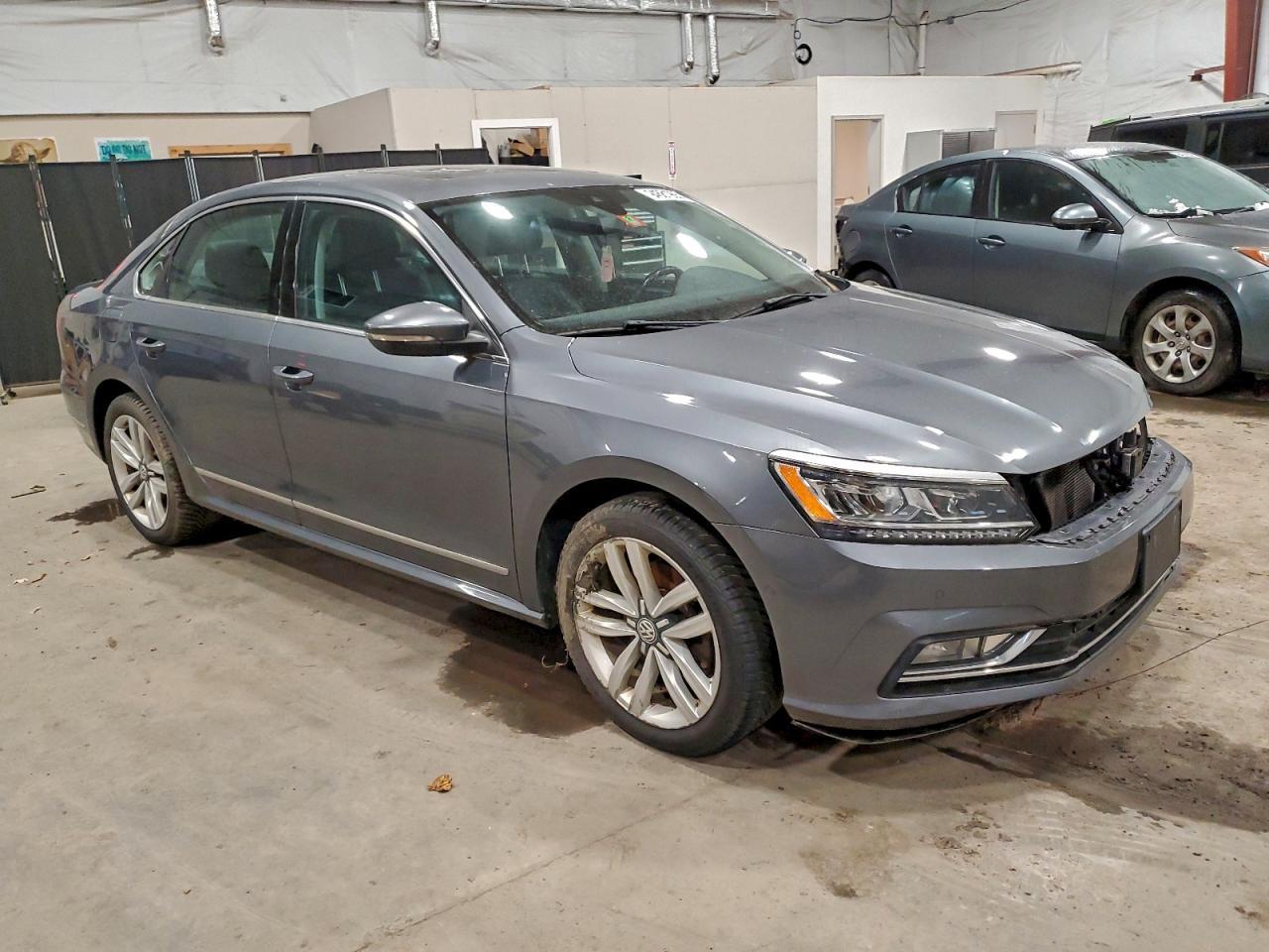 2017 Volkswagen Passat - zdjęcie 4