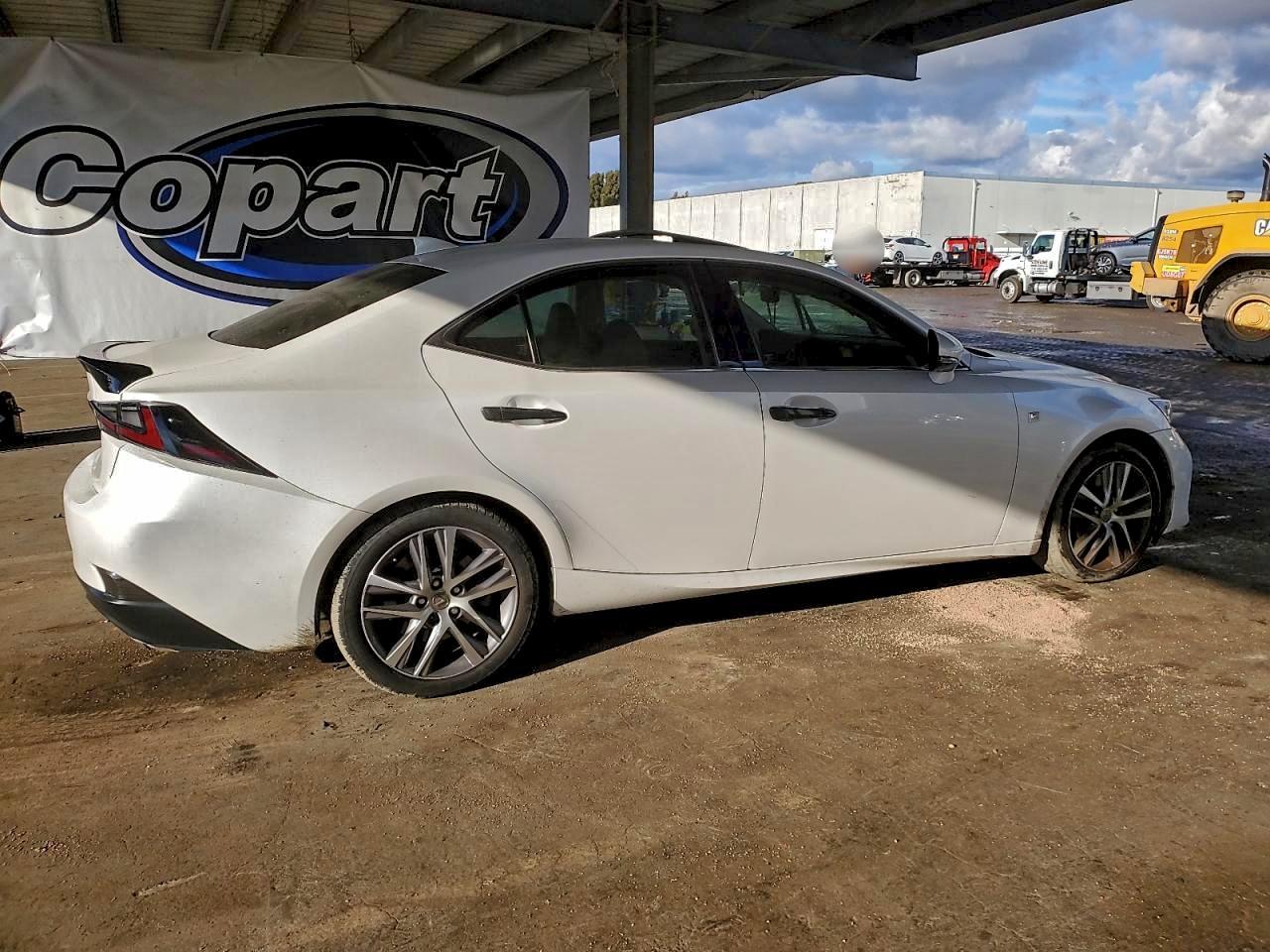 2020 Lexus IS - zdjęcie 3