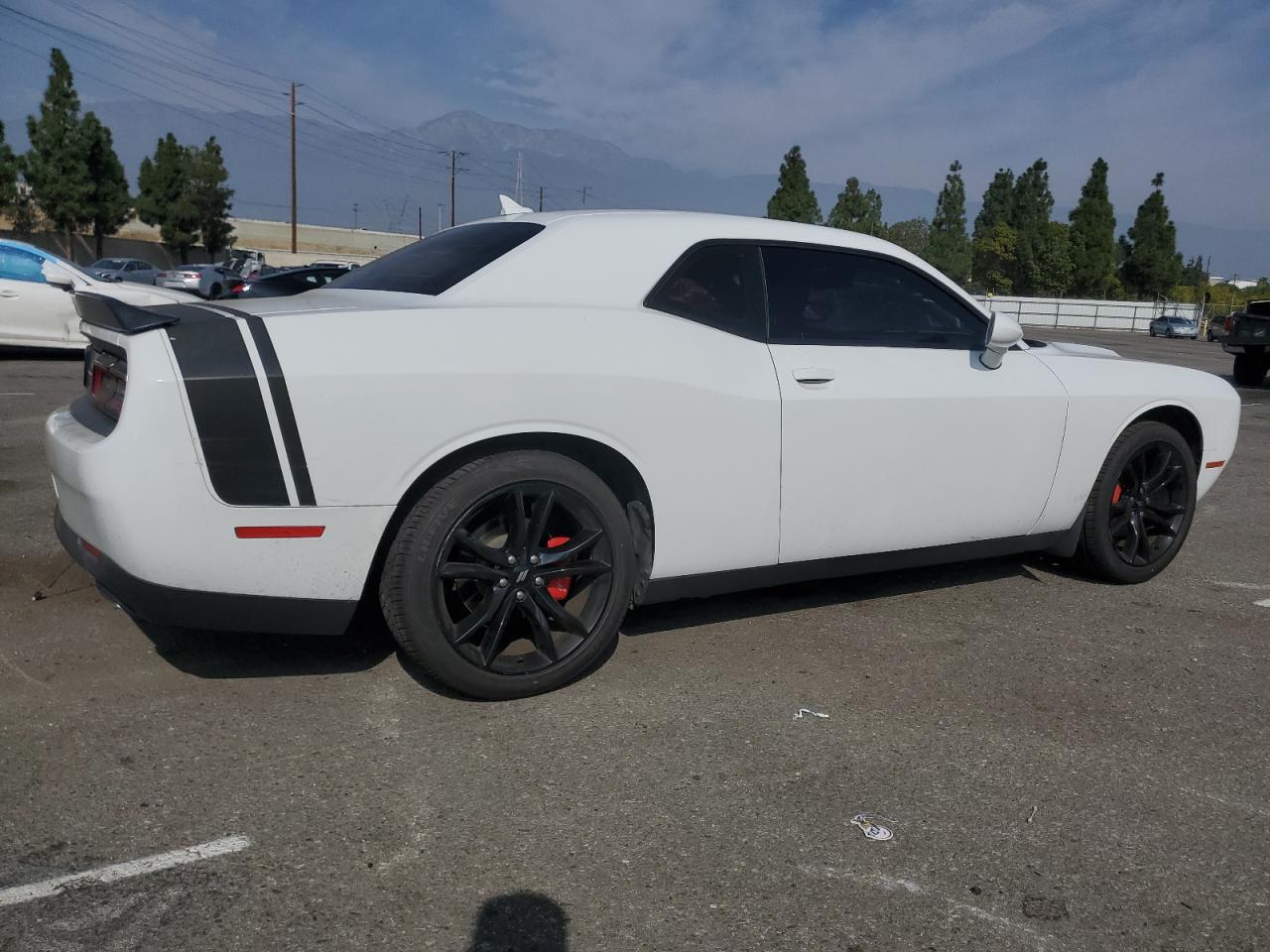 2017 Dodge Challenger - zdjęcie 3