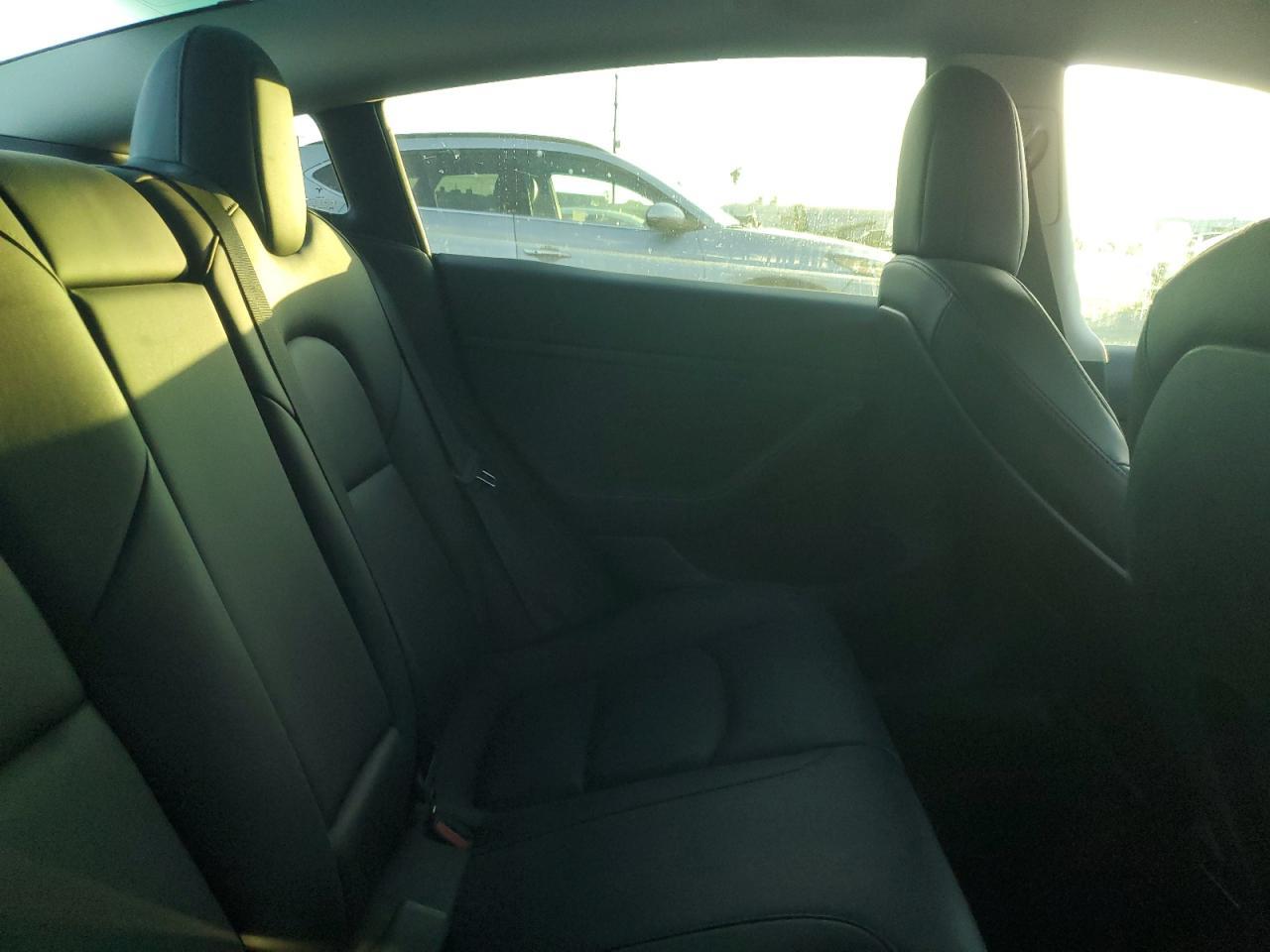 2022 Tesla Model 3 - zdjęcie 10