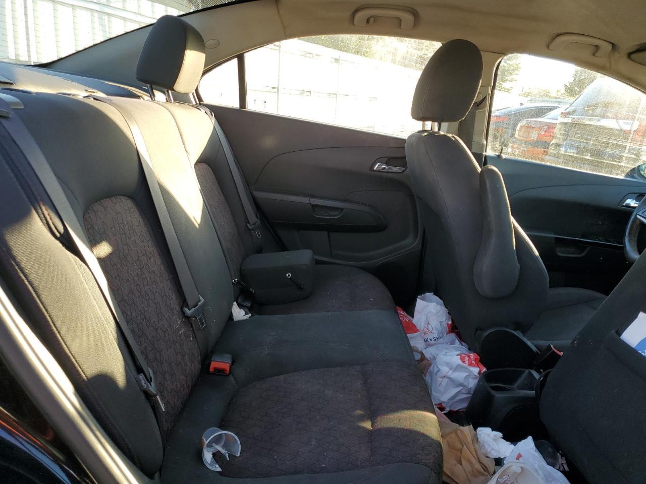 2017 Chevrolet Sonic - zdjęcie 10