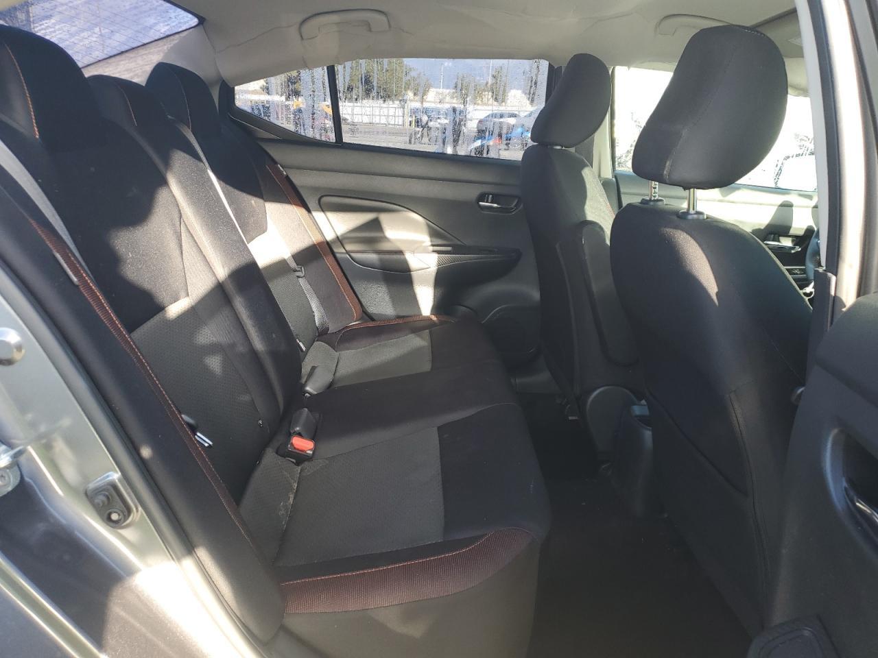 2020 Nissan Versa - zdjęcie 10