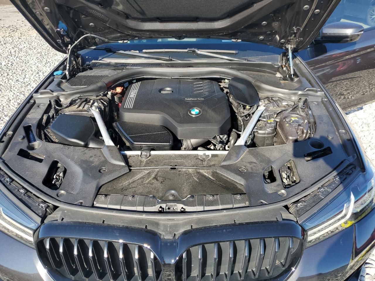2022 BMW Seria 5 - zdjęcie 11