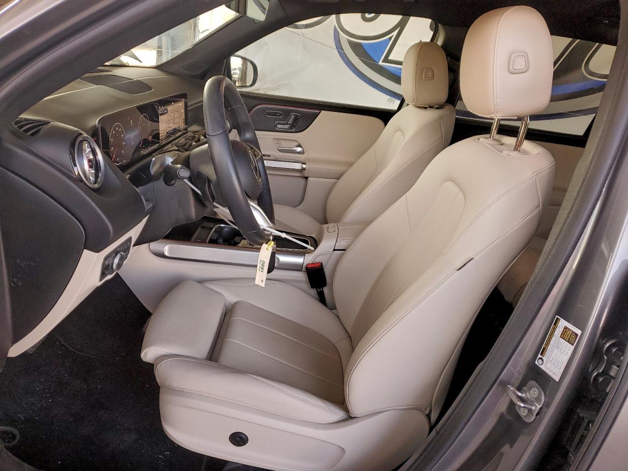 2024 Mercedes-Benz GLB - zdjęcie 7