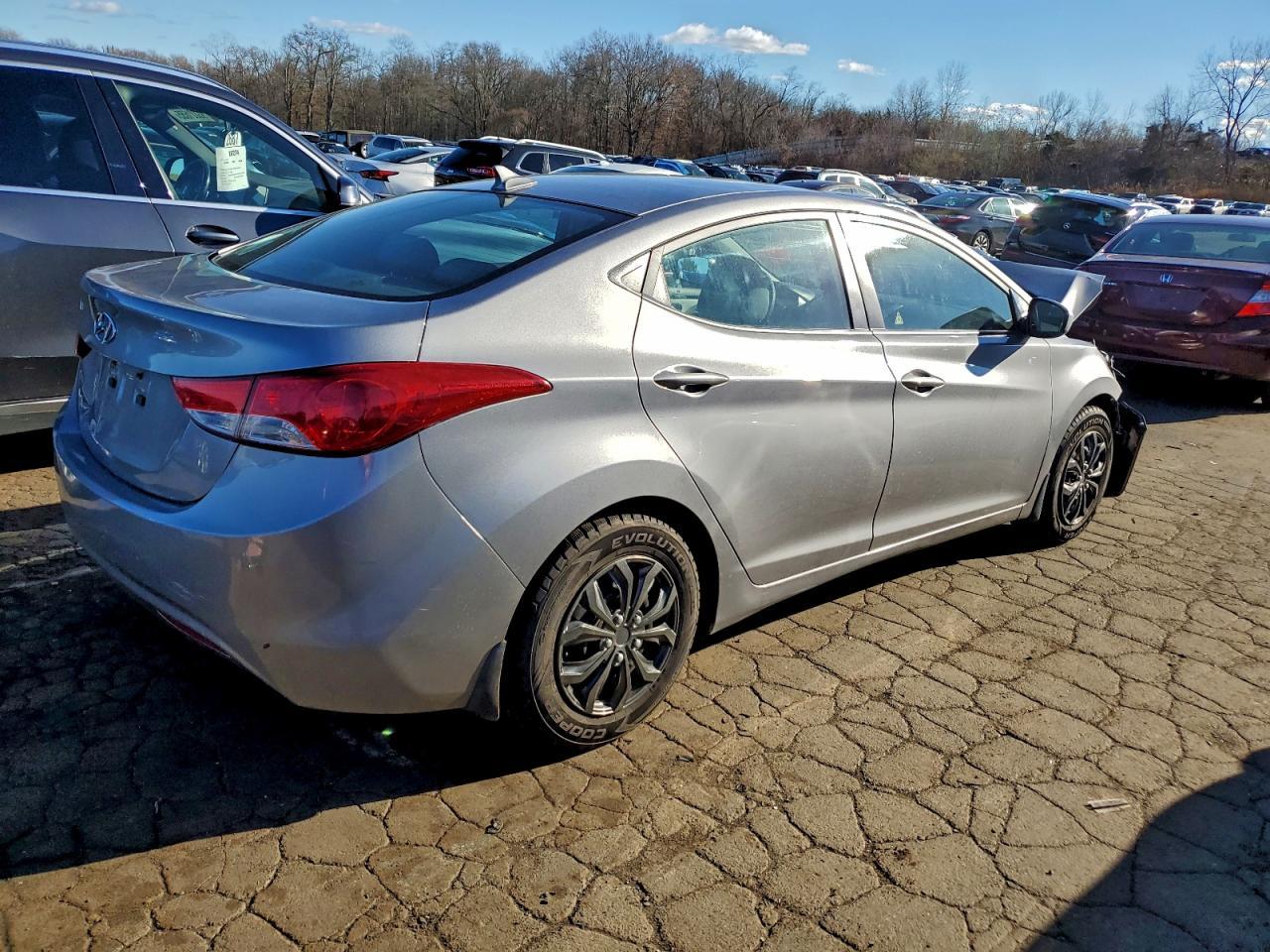 2013 Hyundai Elantra - zdjęcie 3