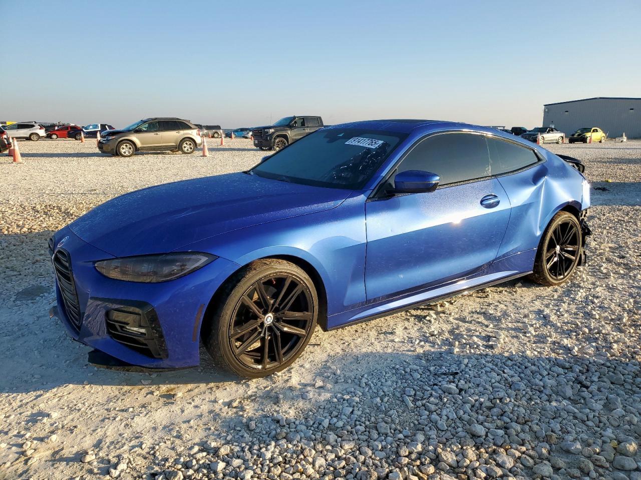 2021 BMW Seria 4 - zdjęcie główne