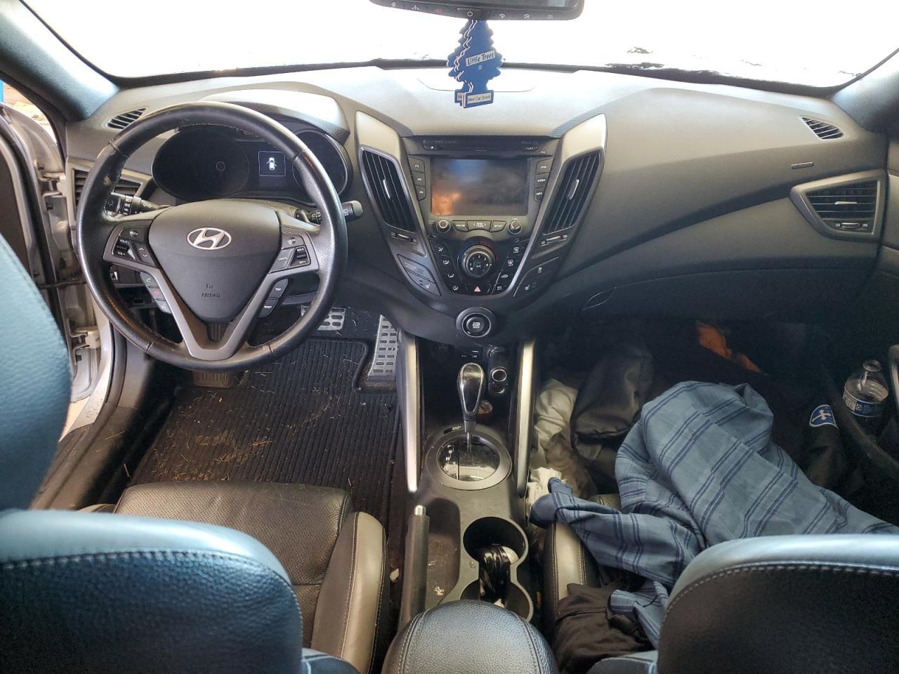 2016 Hyundai Veloster Turbo - zdjęcie 8