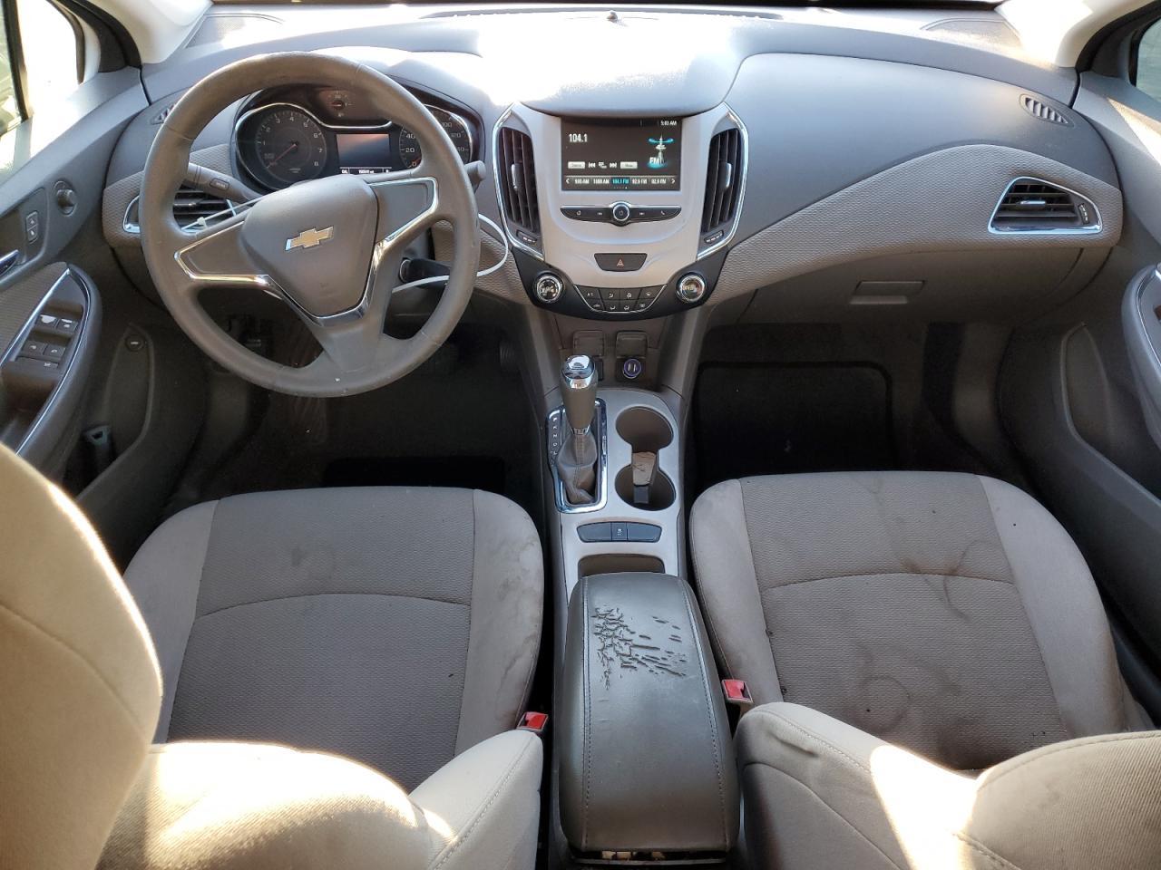 2017 Chevrolet Cruze Ls - zdjęcie 8