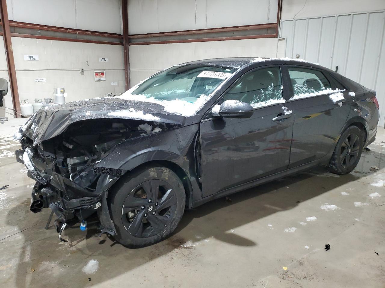 2022 Hyundai Elantra - zdjęcie główne