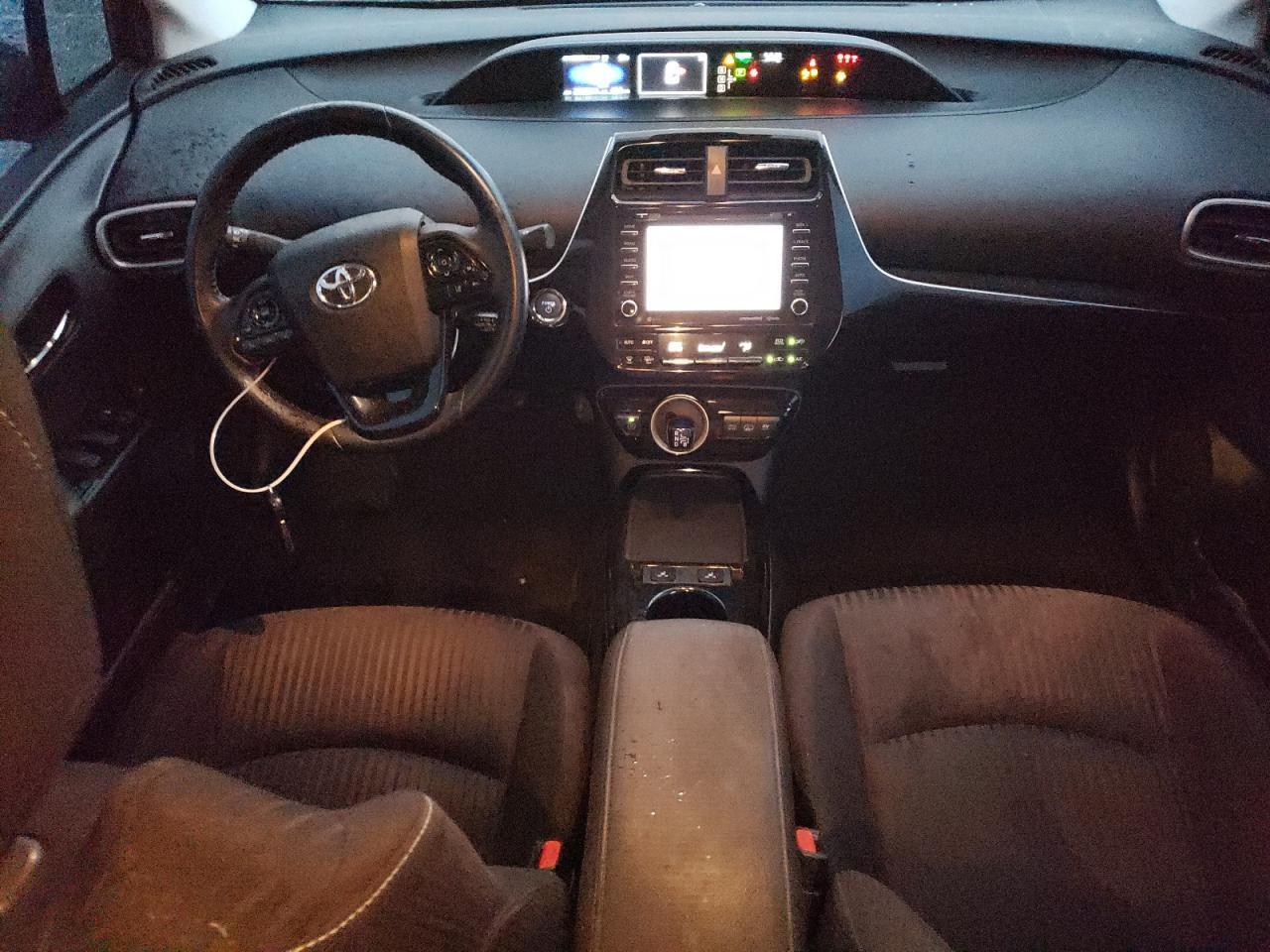 2021 Toyota Prius Prime Le - zdjęcie 8