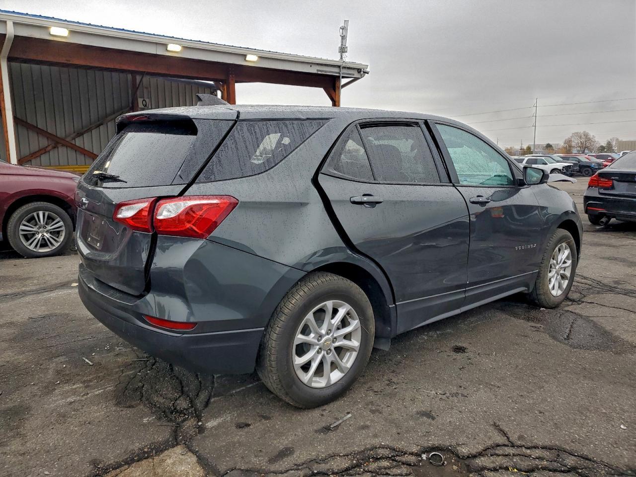 2019 Chevrolet Equinox Ls - zdjęcie 3