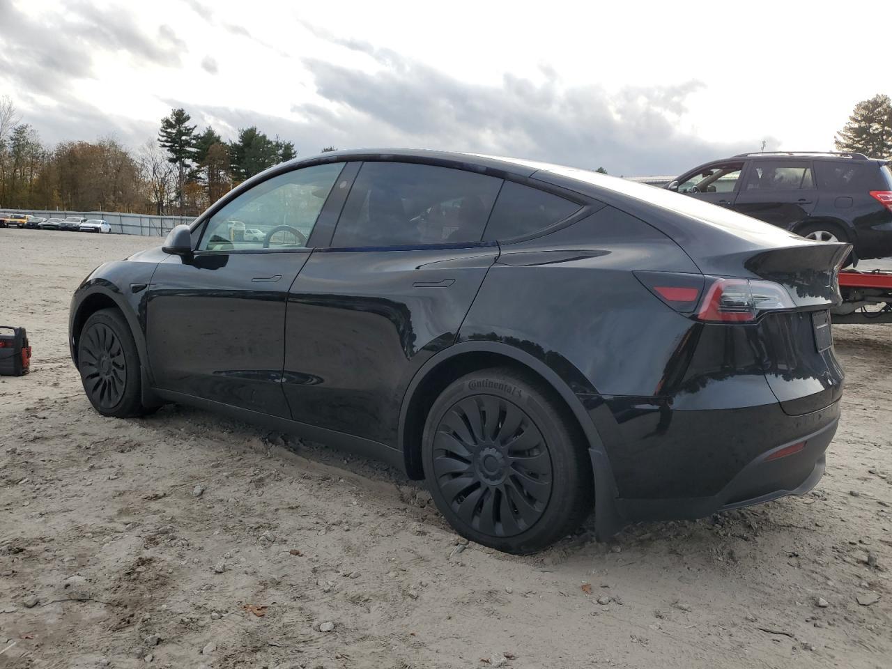 2024 Tesla Model Y - zdjęcie 2