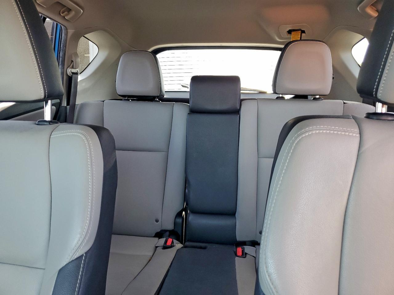 2016 Toyota RAV 4 - zdjęcie 10