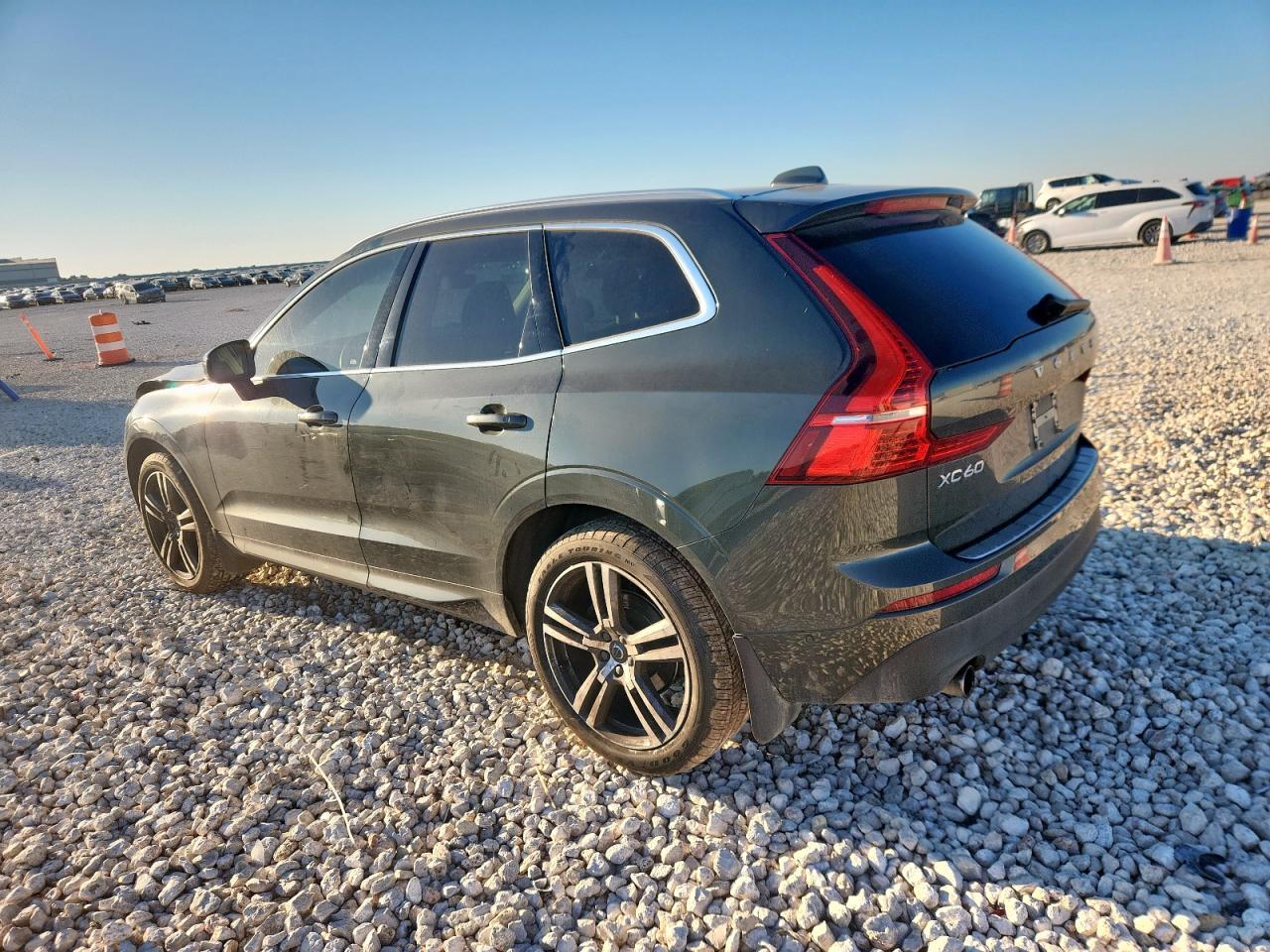 2018 Volvo Xc60 T5 - zdjęcie 2