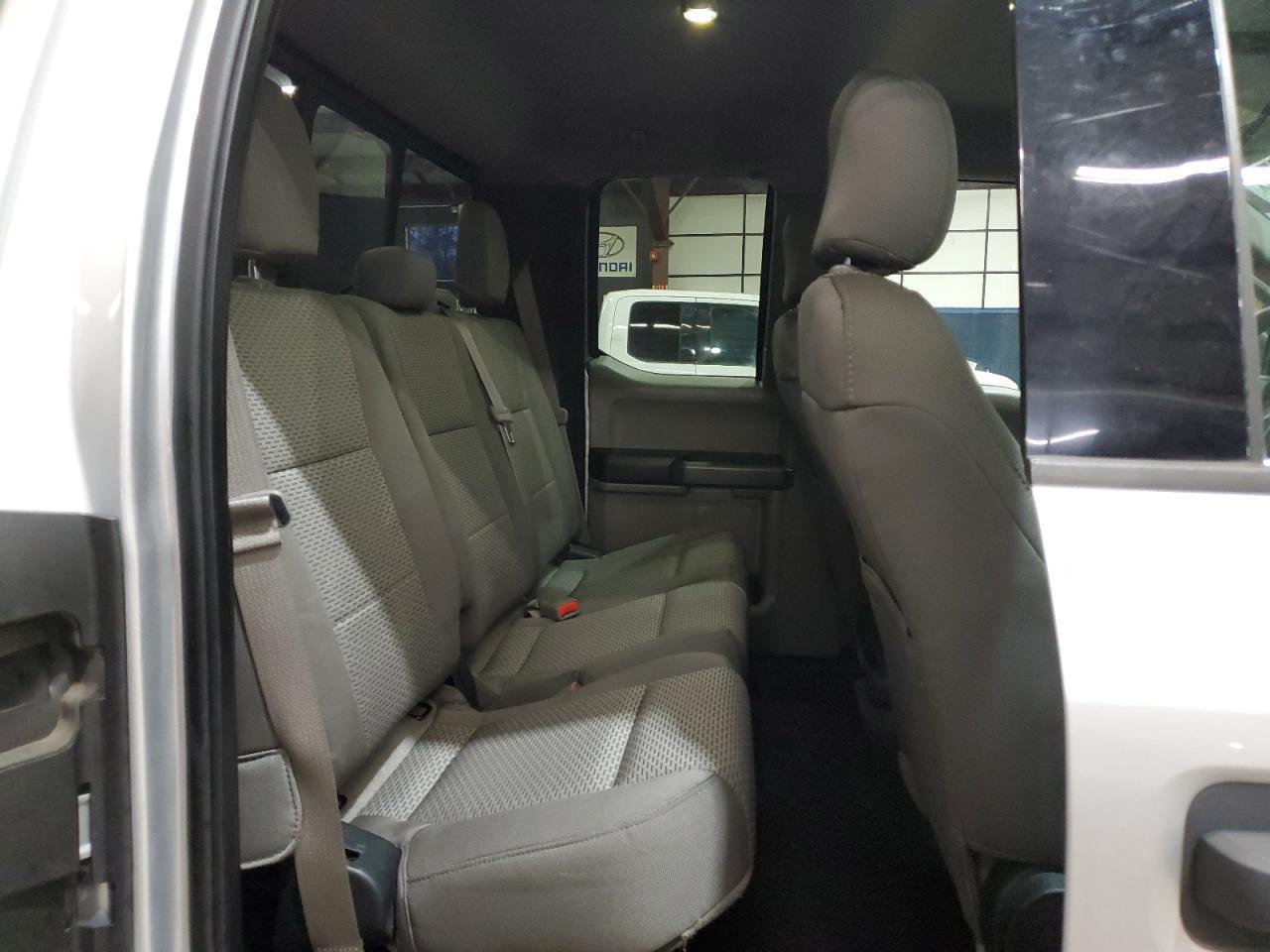 2015 Ford F150 Super Cab - zdjęcie 10