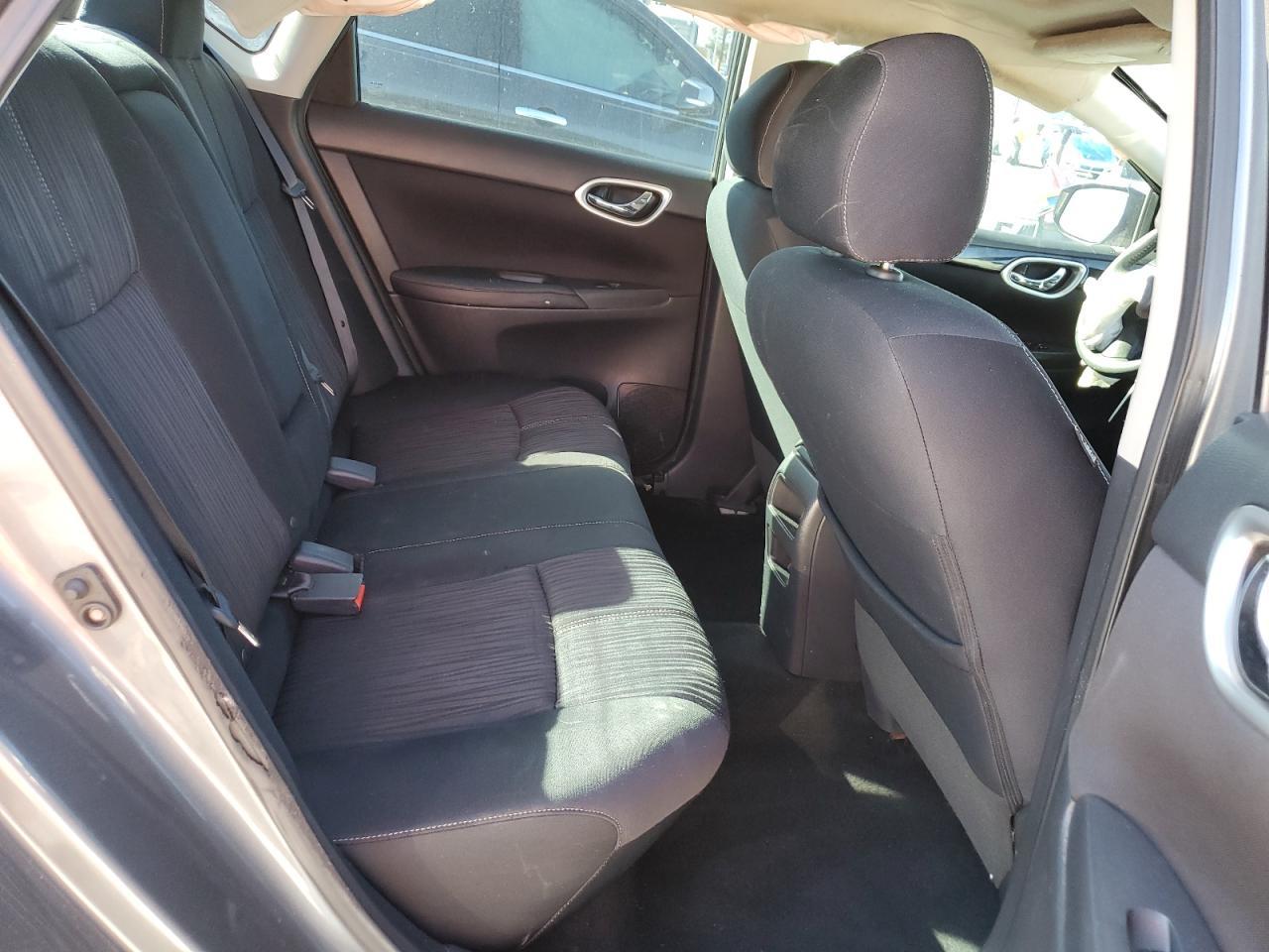 2017 Nissan Sentra - zdjęcie 10