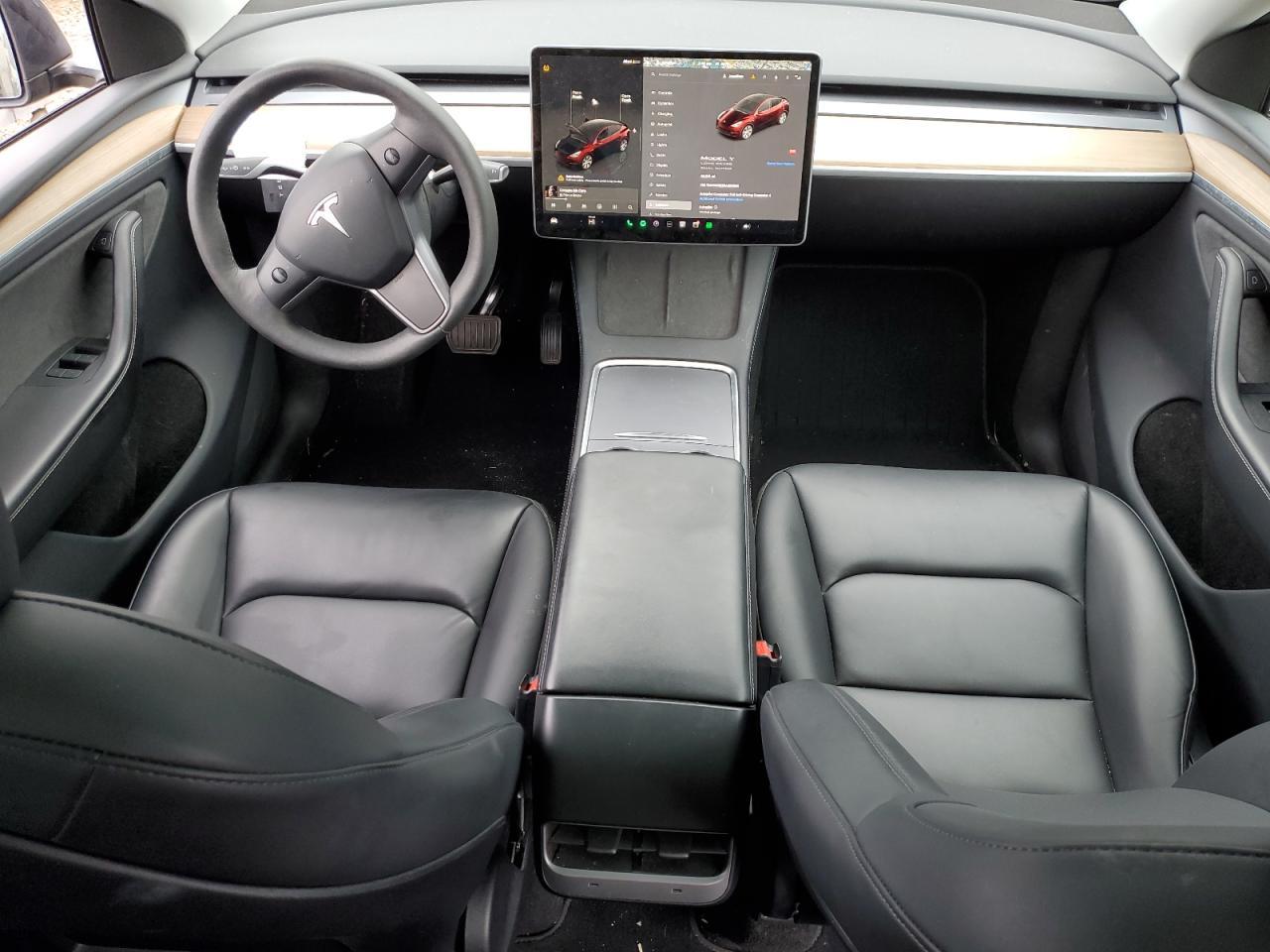 2024 Tesla Model Y - zdjęcie 8