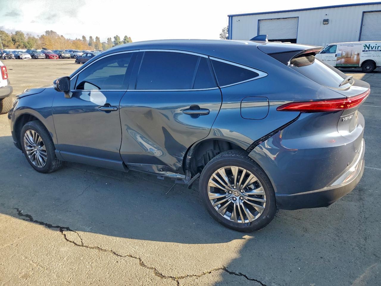 2024 Toyota Venza Le - zdjęcie 2