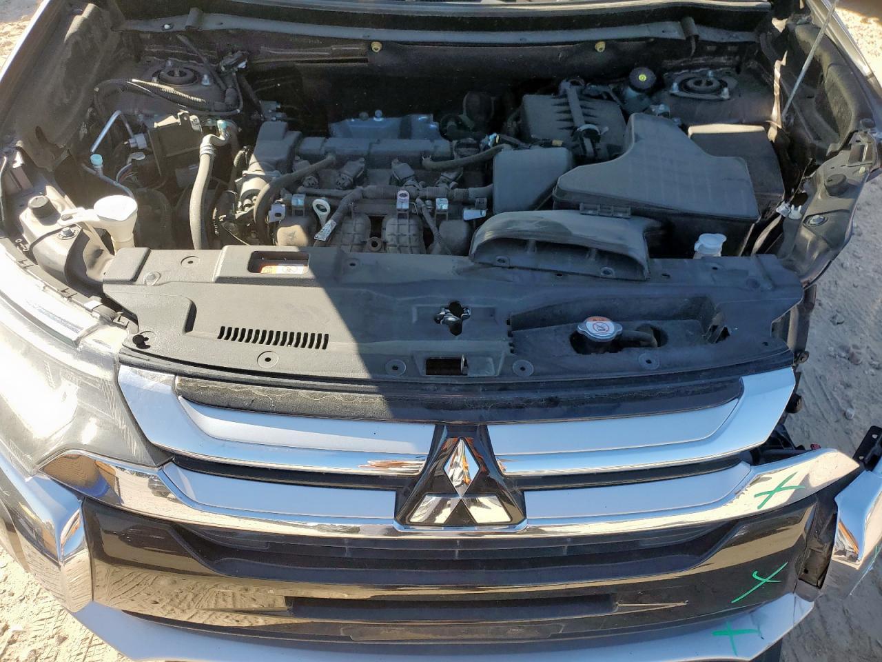 2017 Mitsubishi Outlander - zdjęcie 12