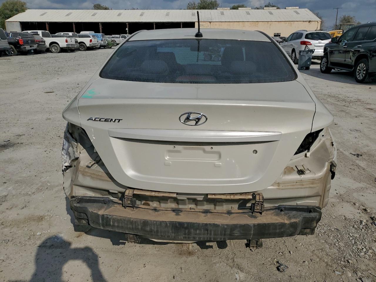 2016 Hyundai Accent - zdjęcie 6