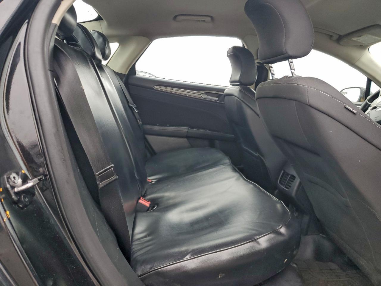 2017 Ford Fusion - zdjęcie 10